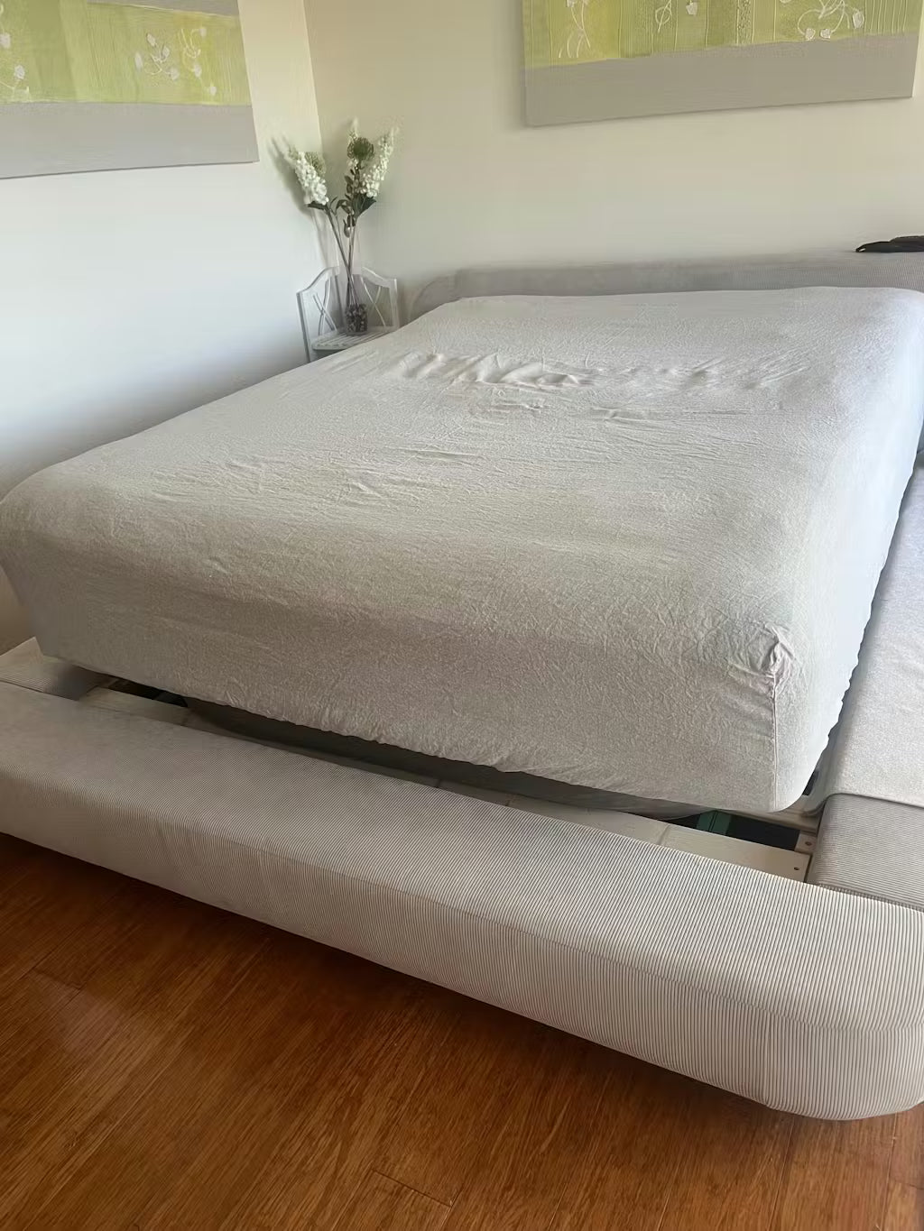 Queen Bedezy Mattress Lifter