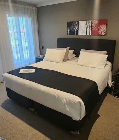 Queen Bedezy Mattress Lifter